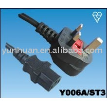 UK 3-PIN 13A mit Blei und einen C13-Stecker angeschlossen 10amp C19